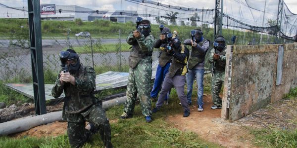 Pourquoi choisir le paintball pour votre team building ?