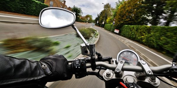 L'équipememnt idéalpour pratiquer la moto sur route