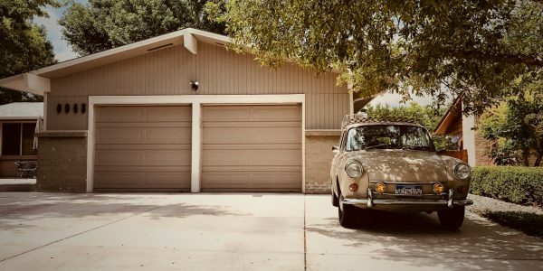 Dans quels cas choisir une porte de garage basculante ?