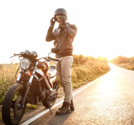 Sécurité à moto : les équipements essentiels pour rouler en toute confiance
