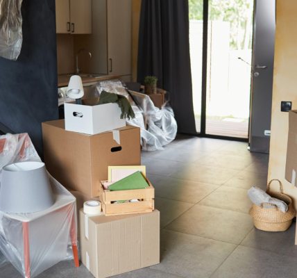 Débarras d’un appartement encombré : des solutions efficaces pour repartir sur de bonnes bases