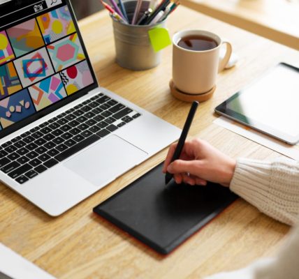 Comment choisir une école de formation en ligne d'arts numériques ?
