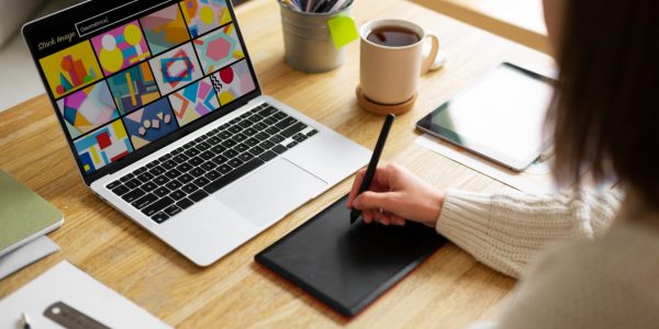 Comment choisir une école de formation en ligne d'arts numériques ?