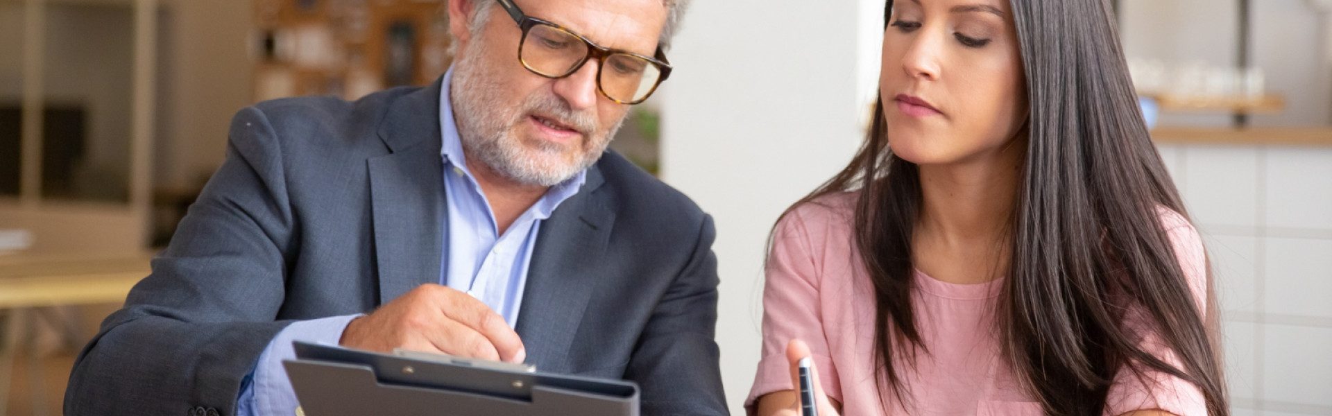 Comment trouver un avocat pénal de confiance pour votre affaire ?