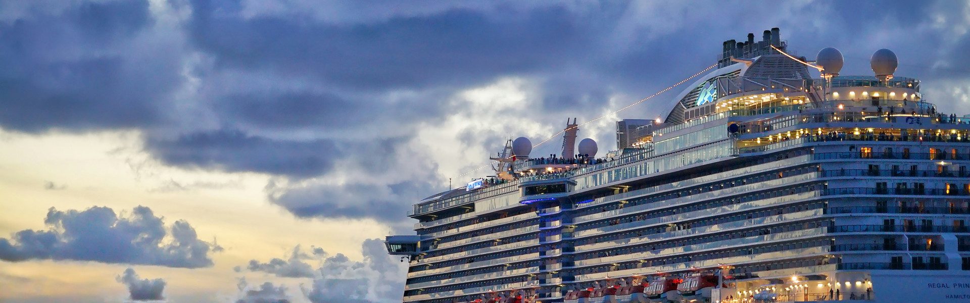 Première croisière : les incontournables à ne pas manquer pour un voyage réussi