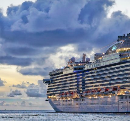 Première croisière : les incontournables à ne pas manquer pour un voyage réussi