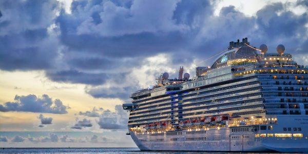 Première croisière : les incontournables à ne pas manquer pour un voyage réussi