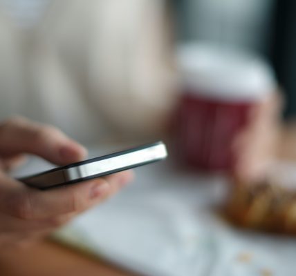 iPhone vs Android : quel smartphone choisir en 2025 ?