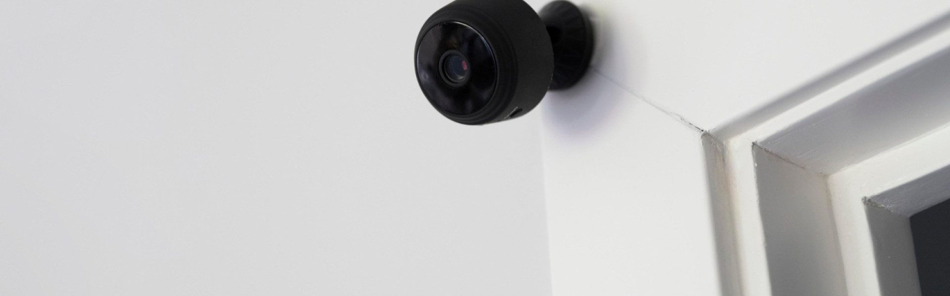 Surveillance discrète : les meilleurs types de caméras espion pour vos espaces