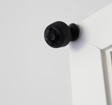 Surveillance discrète : les meilleurs types de caméras espion pour vos espaces
