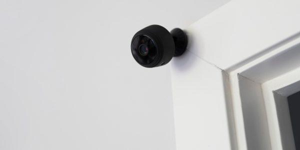 Surveillance discrète : les meilleurs types de caméras espion pour vos espaces