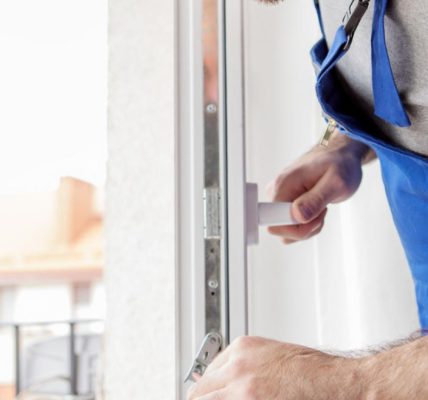 Porte-fenêtre : un choix design et pratique pour illuminer votre maison