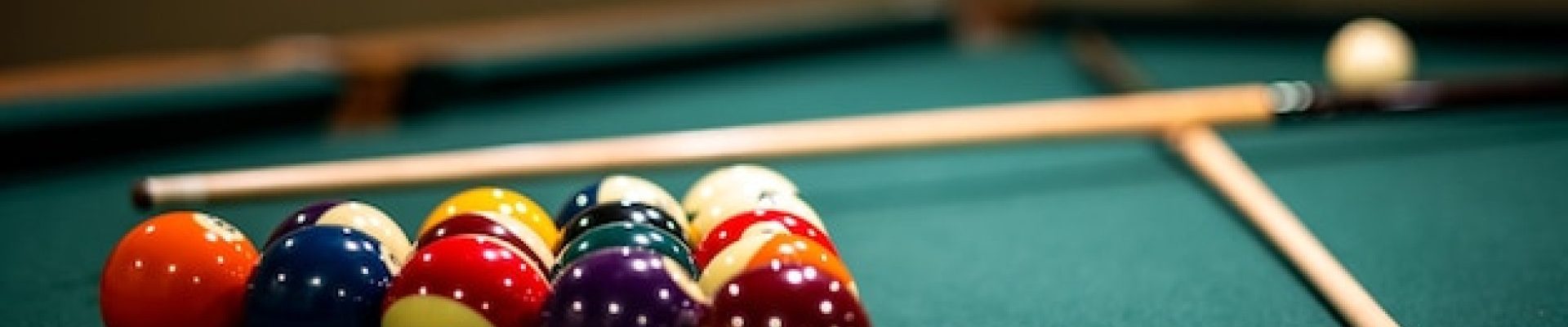 Comment intégrer une table de billard 8 pool anglais dans votre salon ou salle de jeux ?