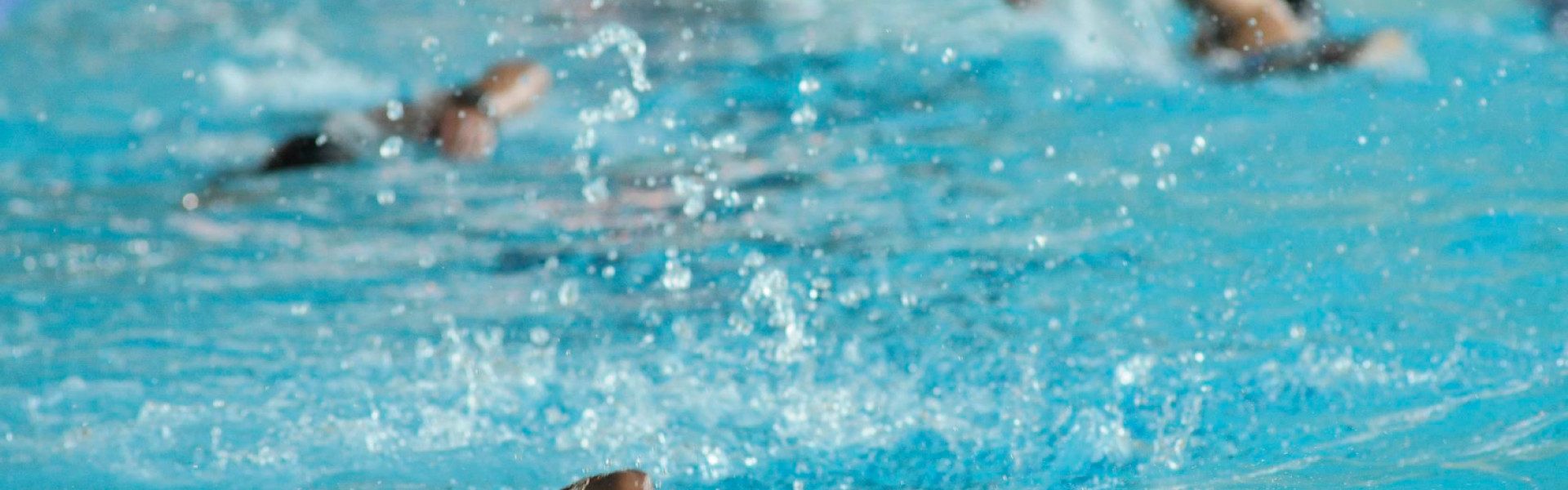 Pourquoi prendre des cours de natation est essentiel à tout âge ?