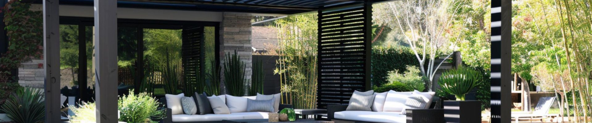 Réussir l’aménagement de sa terrasse avec une pergola bioclimatique adossée