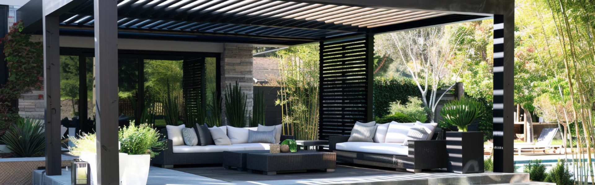 Réussir l’aménagement de sa terrasse avec une pergola bioclimatique adossée