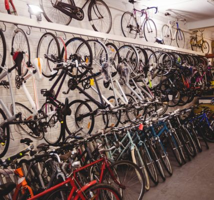 Bien choisir son magasin spécialisé pour l’achat de vélo à Pau : critères essentiels